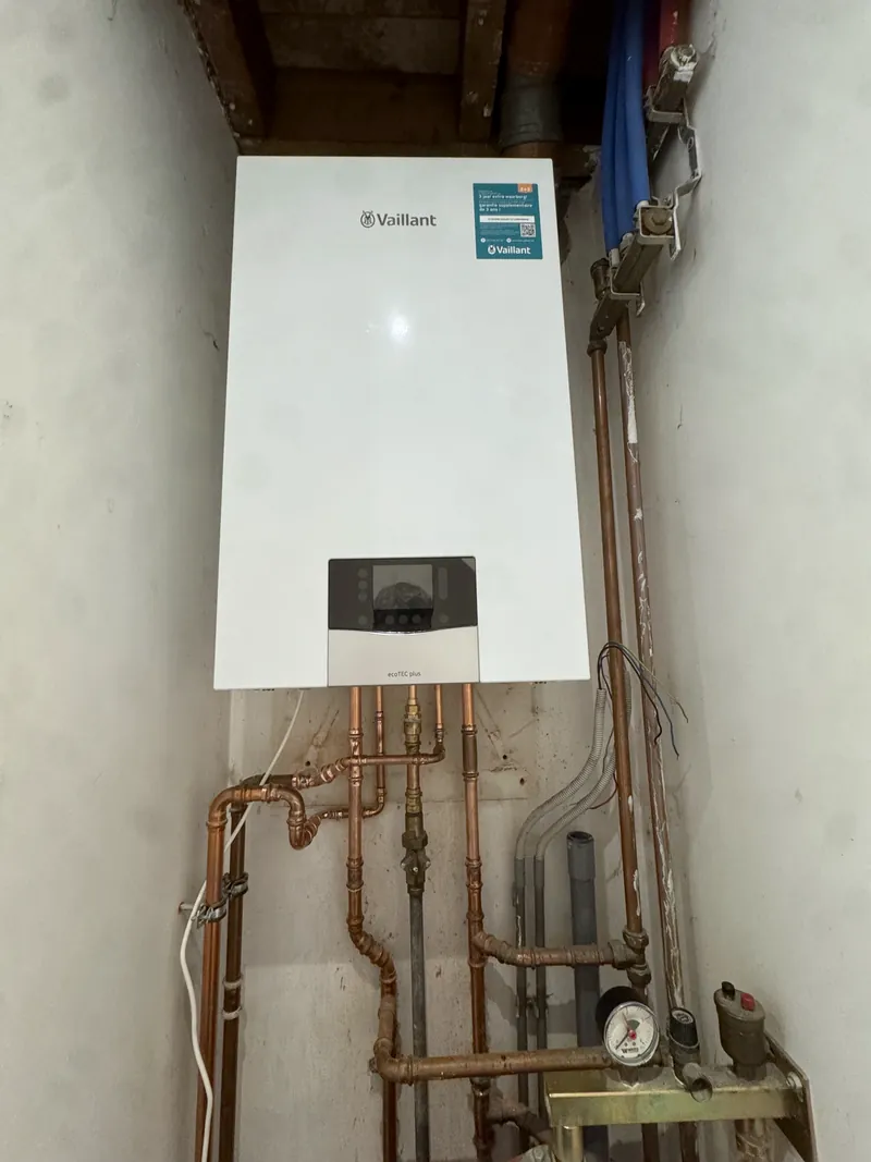 Chaudière Vaillant raccordée en cuivre